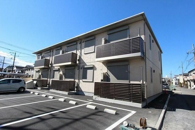 建物外観　駐車場