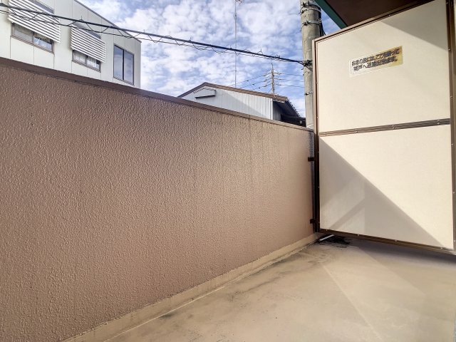 バルコニー　掲載写真は同型モデルを掲載しており実際のお部屋と仕様等が異な