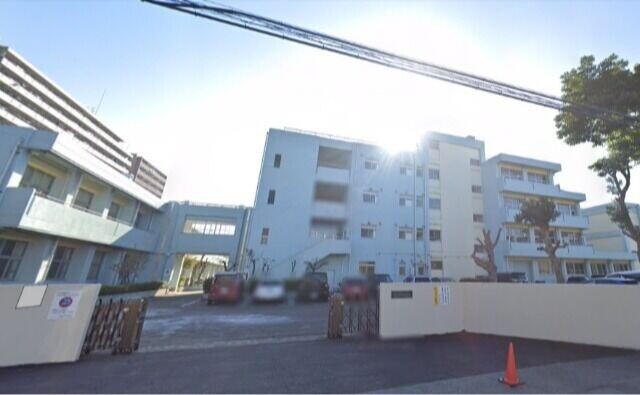 中学校　千葉市立稲浜中学校（中学校）まで277m