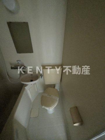 洗面設備　明るい洗面所です