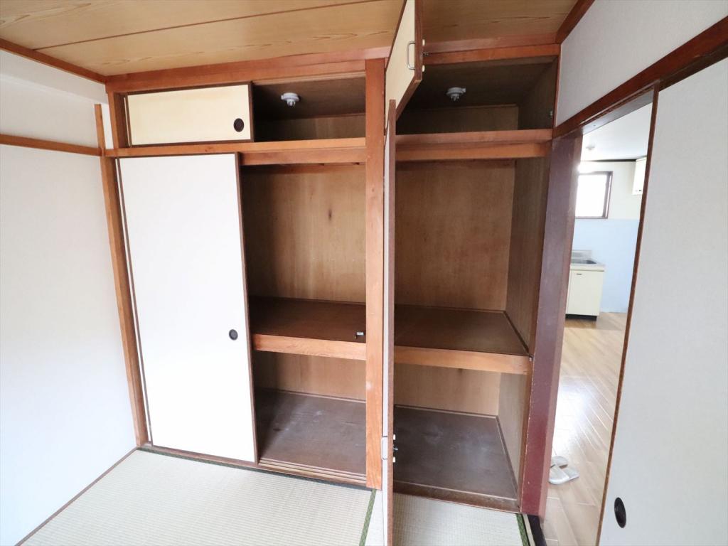 収納　押入れ