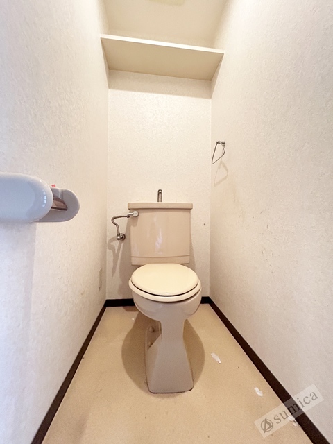 トイレ　この空間なんだか落ち着きます。清潔感のあるトイレです。