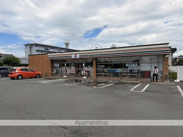 コンビニ　セブン－イレブン熊本出仲間７丁目店（コンビニ）まで751m