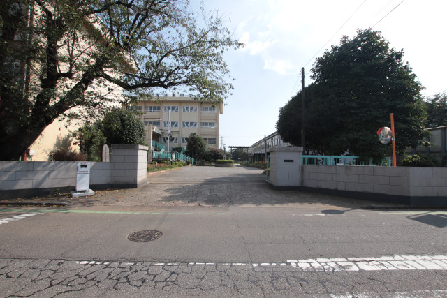 中学校　所沢市立東中学校（中学校）まで2200m