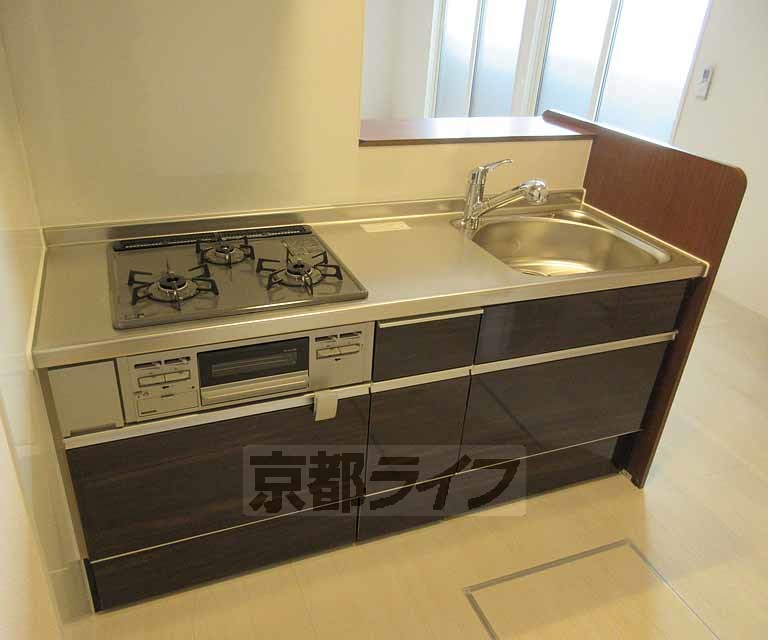 キッチン　床下収納もあります・