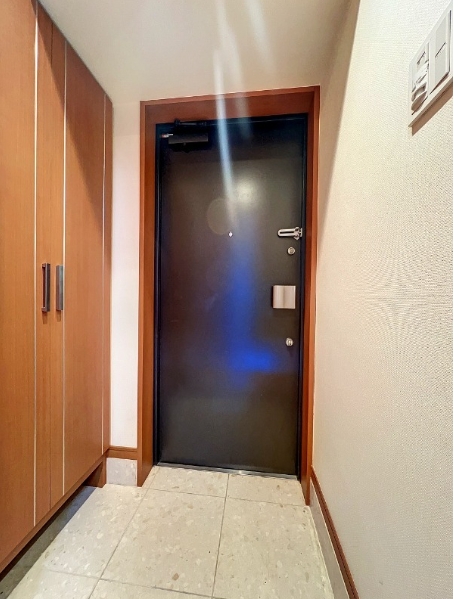 玄関　弊社は都内全域の物件をご紹介可能です！