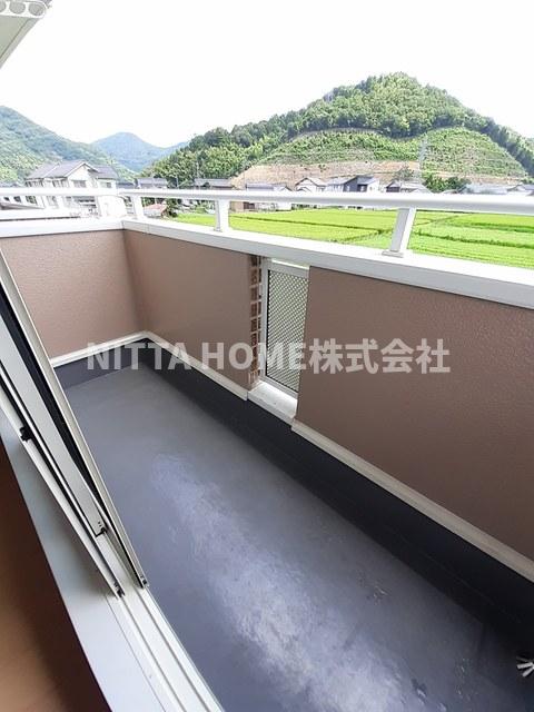 バルコニー　南向きバルコニーで日当たりGOOD♪