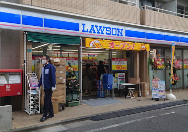 コンビニ　ローソン 巣鴨江戸橋通店（コンビニ）まで61m