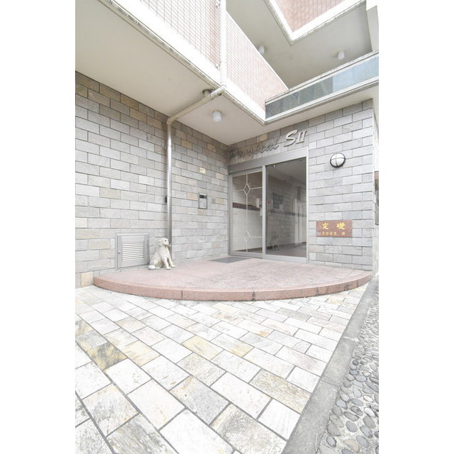 エントランス　建物の内部です
