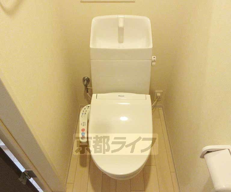 トイレ　ウォシュレット付きの綺麗なトイレです・
