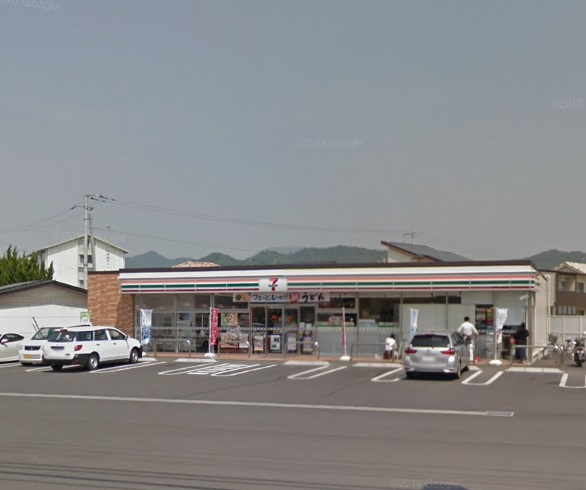 コンビニ　セブンイレブン 三豊市役所前店（コンビニ）まで802m