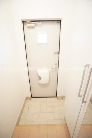 玄関　※同物件、同タイプのお部屋です