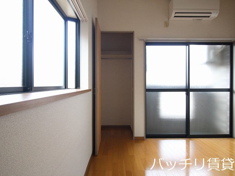 収納　画像は別号室の為、現状優先となります。