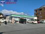 コンビニ　ファミリーマート嬉野中川新町店（コンビニ）まで424m