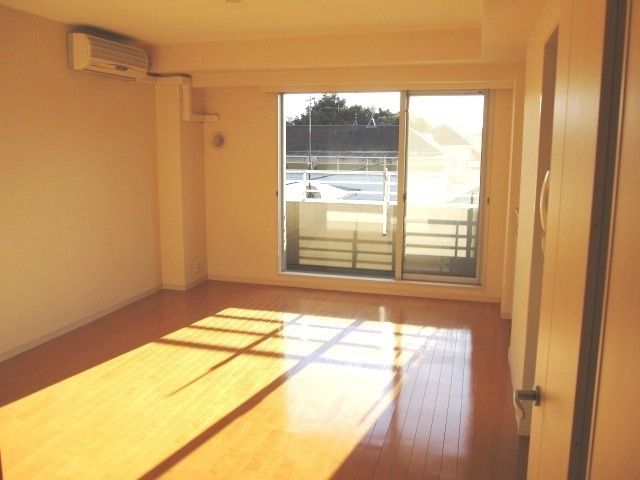 居室・リビング　★寝室としても使える洋室です★