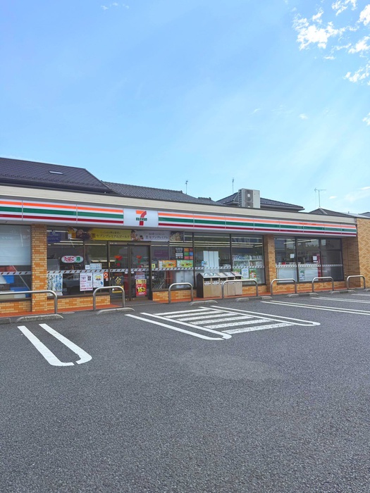 コンビニ　セブンイレブン栄町一丁目店（コンビニ）まで300m
