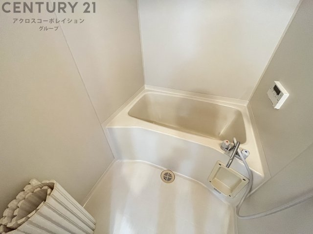バス・シャワールーム　シンプルで機能的なユニットバスです