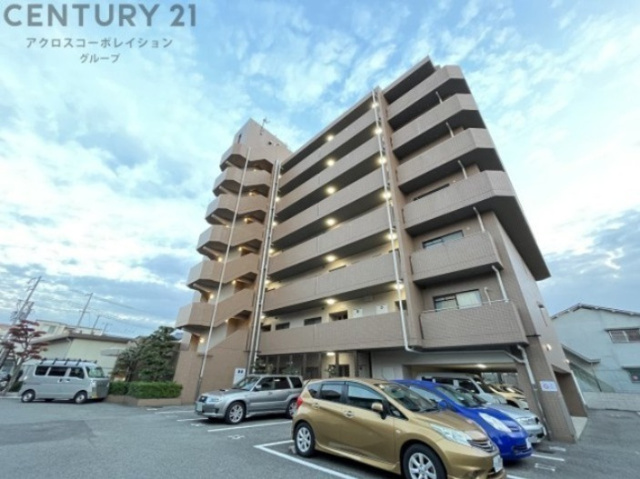 建物外観　オートロック、防犯カメラ付きで安心☆