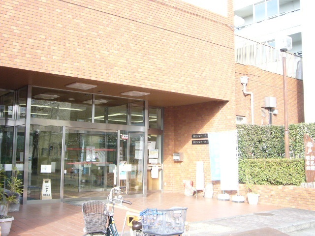 図書館　西東京市谷戸図書館（図書館）まで1555m