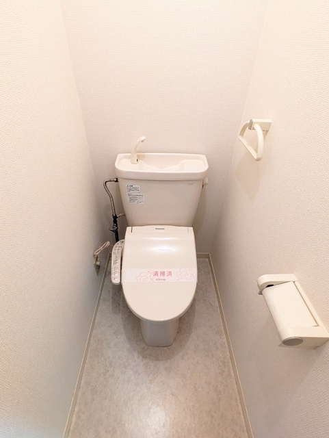 トイレ　★★トイレは嬉しい洗浄機能付き便座です♪★★