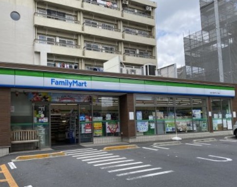 コンビニ　ファミリーマート 下高井戸店（コンビニ）まで244m