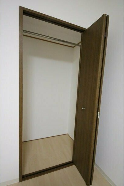 収納　※写真は同じマンションの違う部屋のものになります。
