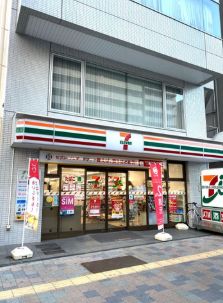 コンビニ　セブンイレブン新宿大久保1丁目店（コンビニ）まで191m