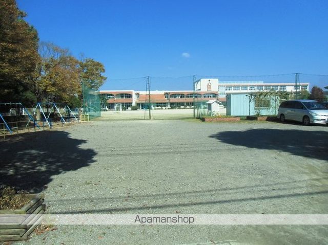 小学校　鏡小学校（小学校）まで5864m