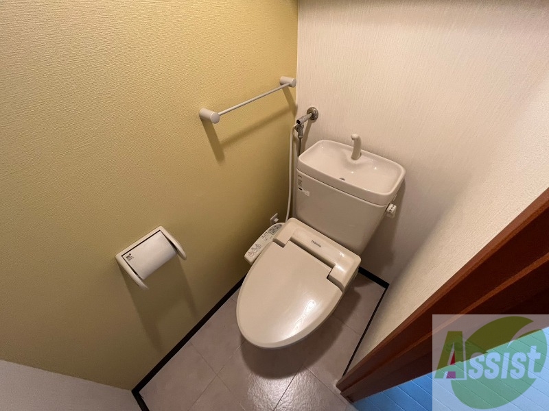 トイレ　トイレです。ウォシュレット付を探している方、おすすめです。