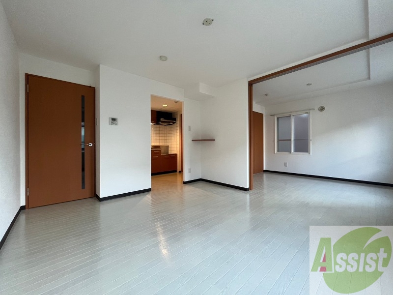 居室・リビング　広くてキレイなお部屋が広がっていて、充実した生活が送れそう。
