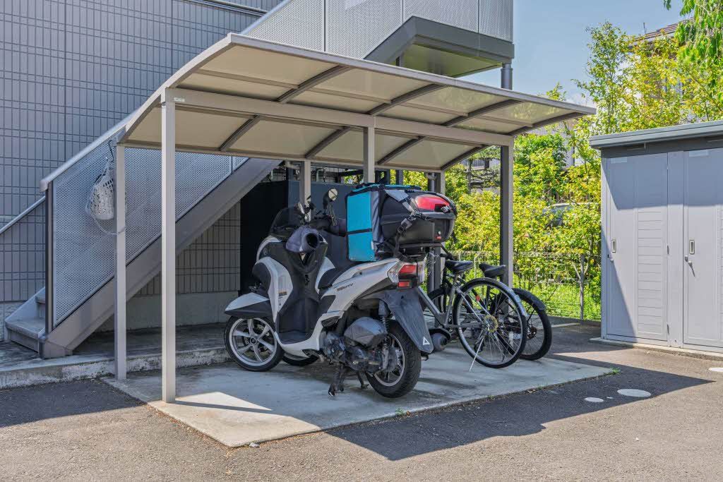建物外観　駐輪場
