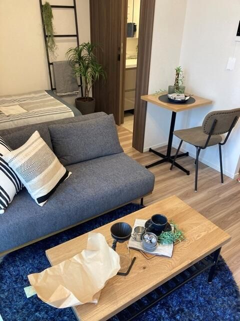 居室・リビング　写真は同タイプ住居です。