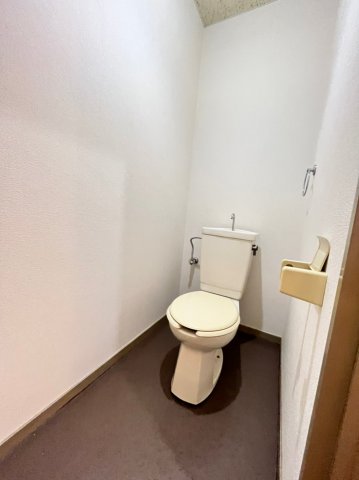 トイレ　別号室の画像です。ご参考下さい