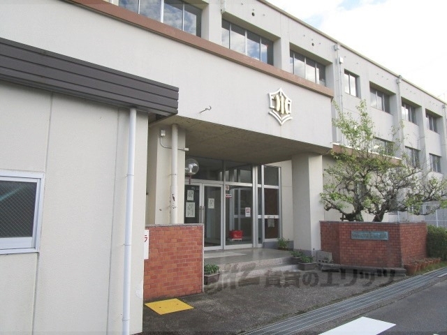 小学校　甲南第二小学校（小学校）まで2600m