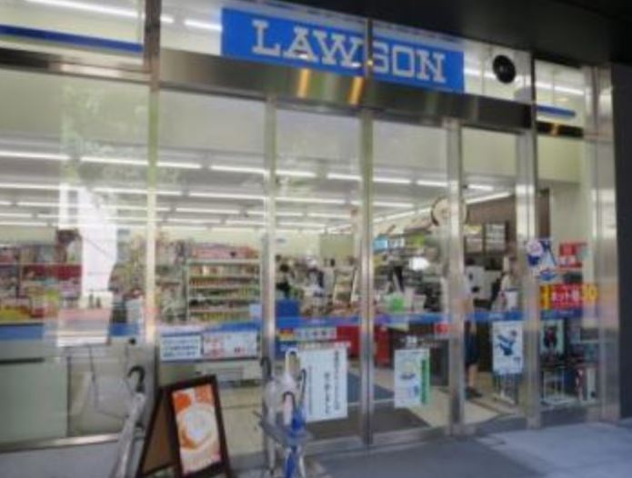 コンビニ　ローソン赤坂氷川公園前店（コンビニ）まで161m