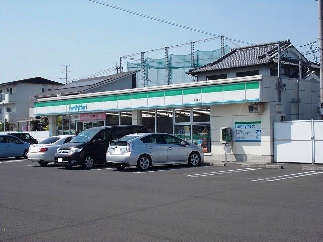 コンビニ　ファミリーマート若葉町店（コンビニ）まで400m