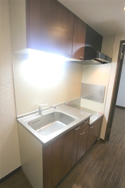 キッチン　※別部屋参考写真(反転)