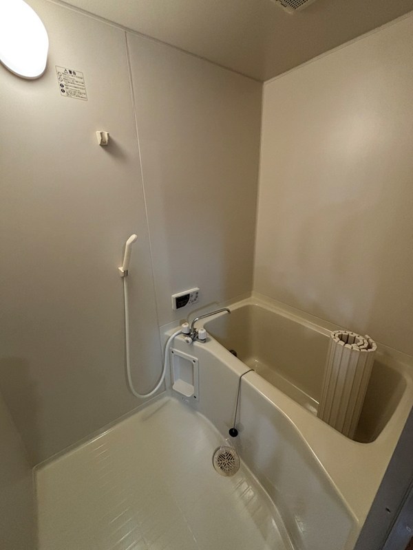 バス・シャワールーム　※別部屋参考写真