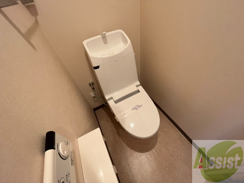 トイレ　こちらはトイレです。清潔感があり、安心して使用できます。
