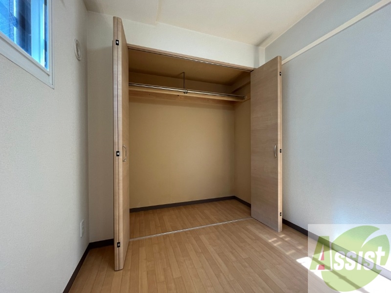 収納　寝室の収納です。部屋がすっきり片付きます。
