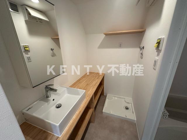 洗面設備　コンパクトで使いやすい洗面所