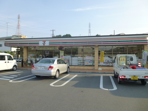 コンビニ　セブンイレブン小田原多古店（コンビニ）まで527m