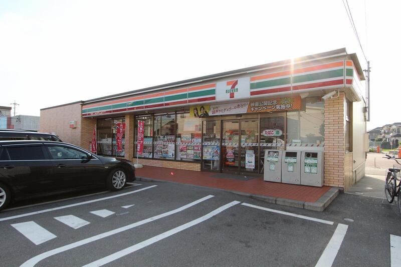 コンビニ　セブンイレブン名古屋服部3丁目店（コンビニ）まで472m