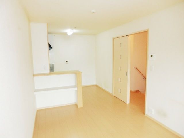 居室・リビング　人気のカウンターキッチンです。