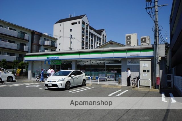 コンビニ　ファミリーマート（コンビニ）まで150m