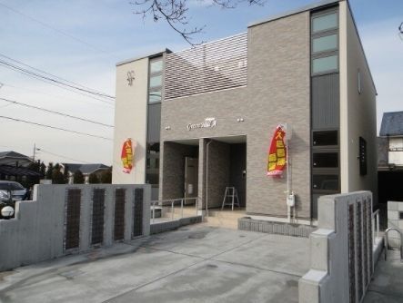 建物外観　エントランス