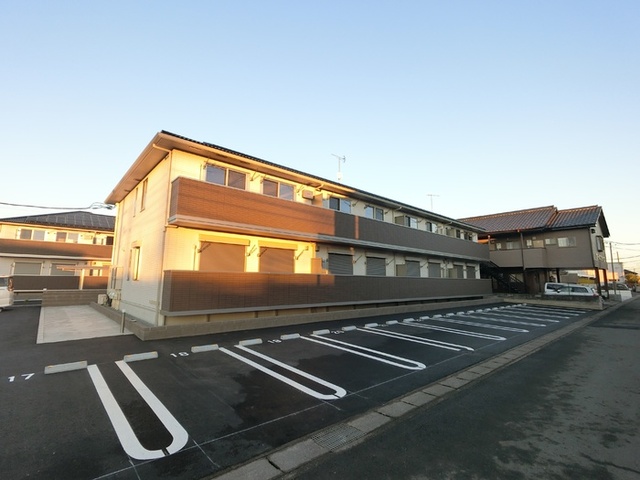 建物外観　落ち着いた２トーンカラーの外観
