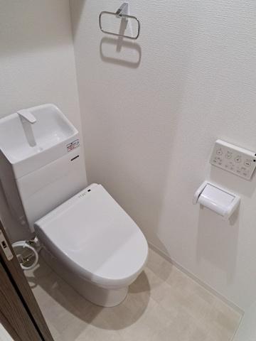 トイレ　★ウォシュレット機能付き★