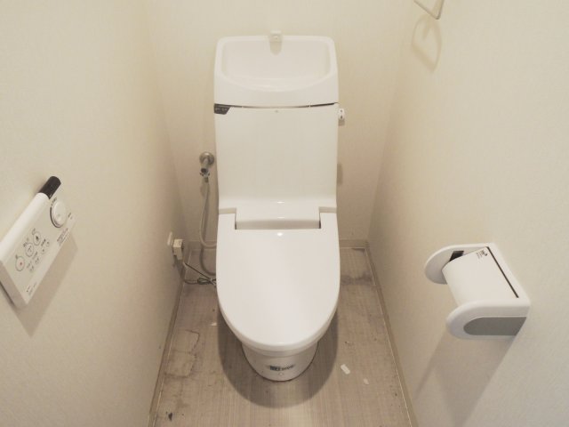 トイレ　※別号室の参考写真です。