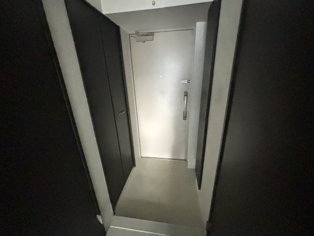 玄関　※別号室の参考写真です。